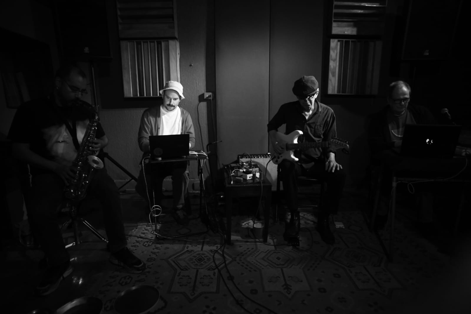 Schnee + Antonia Valladares + No Hnos Carrasco